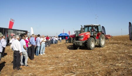 LA NUEVA GENERACION DE MASSEY FERGUSON LLEGA A SU META CON  UN TOTAL DE 3.500 SISTENTES