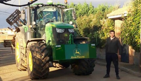 Agrícola Castellana entrega John Deere 6195M a Mariano Collantes Merino de Aguilar de Campos (Valladolid).