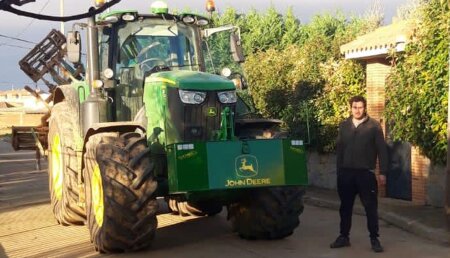 Agrícola Castellana entrega John Deere 6195M a Mariano Collantes Merino de Aguilar de Campos (Valladolid).