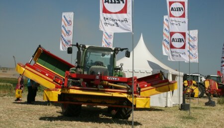 RECOLECCIÓN DE FORRAJE DE LA MANO DE FELLA EN DEMOAGRO 2015