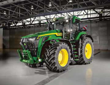 John Deere amplía las series de tractores 8R y 8RX con nuevos modelos de alta potencia para la agricultura a gran escala