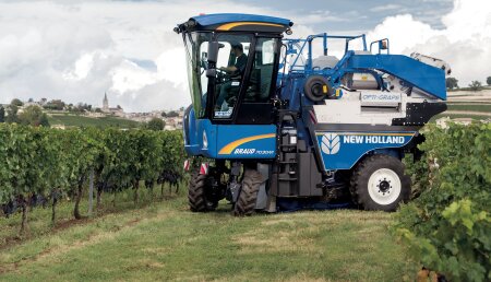 New Holland presenta la nueva gama compacta de vendimiadoras Braud 