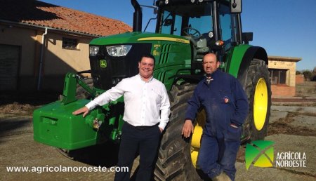 Agrícola Noroeste entrega John Deere 6195M  en Castroverde de Campos Fernando e Inma