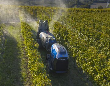 New Holland presenta el robot autónomo R4 en el GOFAR Field Day Francia