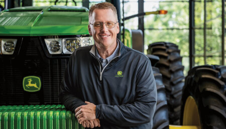 Deere & Company Anuncia Cambios Clave en el Liderazgo