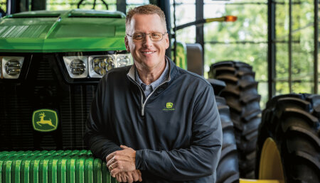 Deere & Company Anuncia Cambios Clave en el Liderazgo