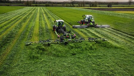 Nueva generación de segadoras y rastrillos hileradores Fendt