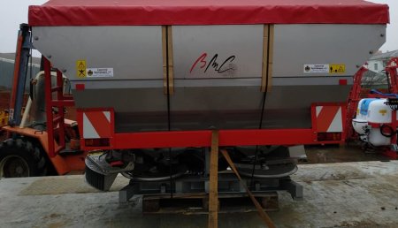 Comercial agrosahagun entrega abonadora BMC modelo Kopa de 2500 litros