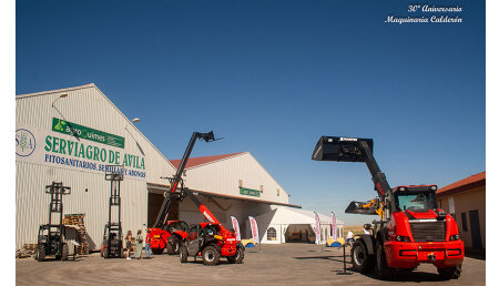 Manitou celebra el 30 aniversario de uno de sus distribuidores: Maquinaria Calderón