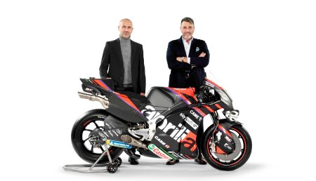 CASE IH ANUNCIA EL PATROCINIO DEL EQUIPO APRILIA DE MOTOGP™