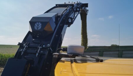 New Holland gana dos medallas de plata en los premios Agritechnica Innovation Awards por la automatización del cabezal de maíz y ForageCam™
