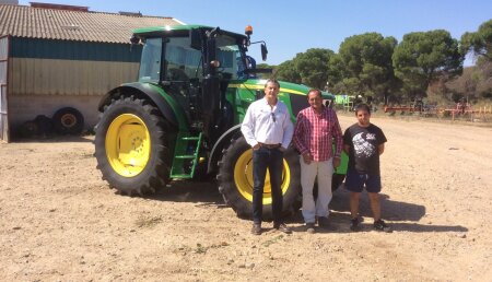 Comercial Agrícola Castellana SL Entrega John Deere 6115 MC de la empresa Feroes AG SL para la bodega CopaBoca, de Tordesillas (Valladolid).