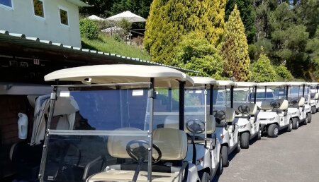 El Grupo Internaco entregó 10 unidades del coche eléctrico STAR EV modelo Capella al Club de Golf Ría de Vigo