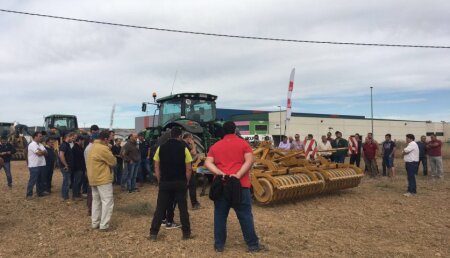 Demostración de preparación de suelo en Binéfar