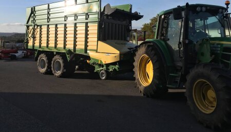 Millares Torron entrega  a Agroforestais Penela de Escairon Autocargador combinado KRONE AX 310 HL