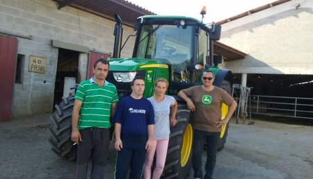 Comercial Agrícola Castellana entrega de tractor JOHN DEERE 6110M a Ganadería Villalta SC, en Rasines (Cantabria)