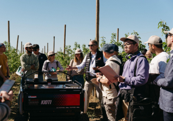 En Parla (Madrid, España), el GOFAR Tour llevó la robótica al campo y difundió conocimientos sobre agrobótica
