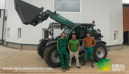 Agrícola Noroeste  entrega Kramer KT 357 a Diego y Alvar