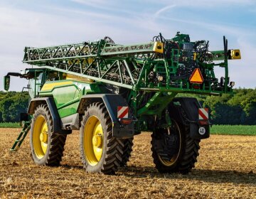 John Deere amplía la gama de pulverizadores 500R con mayor capacidad de depósito y tecnología avanzada de barras