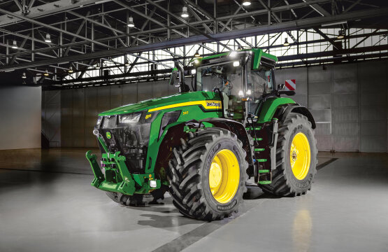 John Deere amplía las series de tractores 8R y 8RX con nuevos modelos de alta potencia para la agricultura a gran escala