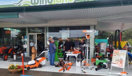 Miguel Agrícola organiza una demostración de máquinas Stihl profesionales de batería en Lugo