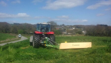 Millares torron entrega segadora Krone 320 am  en reguenga guntin a jose luis