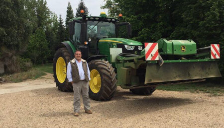 Agricola Castellana entrega en Cordovilla La Real (Palencia), JOHN DEERE 6175R Direct Drive con sistema AMS y segadora 131 a Dehesa Peñoñori.