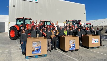 Kubota España recoge más de 600 kilos de alimentos para comedores sociales