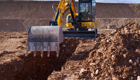 JCB amplía su gama de midiexcavadoras con un nuevo modelo de 9 toneladas y voladizo cero