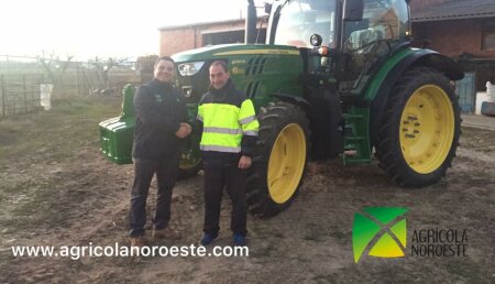 Agricola Noroeste Entrega John Deere 6130R  a Lorezo una explotacion en Soto de la Vega (Leon).