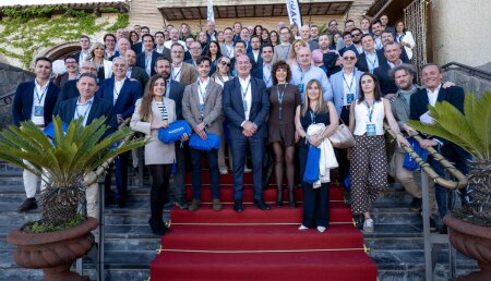 ANAGAN reúne al sector asegurador en Zaragoza con una convención inspirada en el baloncesto bajo el lema “Jugamos para ganar”