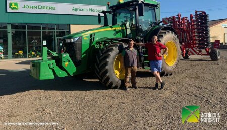 Agrícola Noroeste  entrega John Deere 8245R a Hnos Sandoval