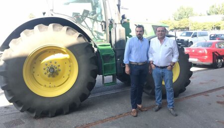 Agrícola Castellana Entrega JOHN DEERE 6215R con Autopower a Lorenzo García Valenceja, de Villalcón.(Palencia)