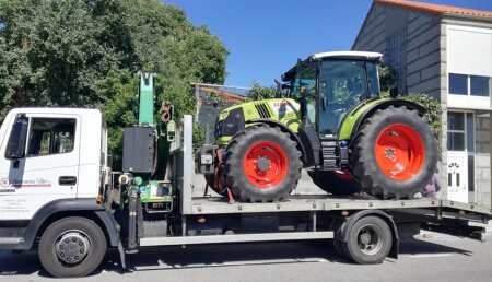 Hermanos VILLAR entrega a Ganaderia Larouco SC,  en Baltar (Orense)  CLAAS ARION 450