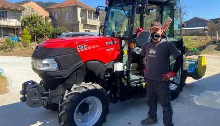 Agricola Calvo  entrega CASE IH QUANTUM 90V, trituradora ZANON TFL 130, sulfatadora SOLANO 400 y cultivador de 5 brazos con rodillo hidráulico a Enrique Estévez Fernández de Razamonde, Cenlle - Ourense