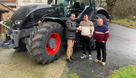 Millares Torron entrega Valtra S 294 a la ganaderia Arias de Cubelo (Palas de Rei)