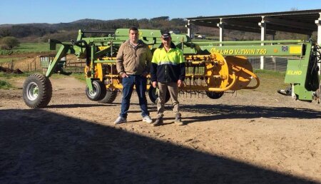 Agricola Matova SL Entrega a Damián Regueiro de Benza, Trazo,  Elho Vtwin 750.