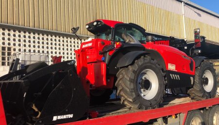 Cardelle Hidráulica, s.l. entrega  MANITOU MLT635-130PS+ equipado con transmisión automática a  ganadería de Mazaricos (A Coruña).