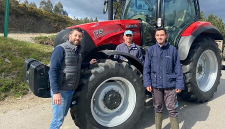 Agricola Calvo entrega CASE IH maxxum 135  a Manuel Campo Gómez en Meiroi (Ribeira de Piquin) Lugo