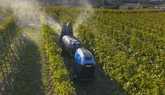 New Holland presenta el robot autónomo R4 en el GOFAR Field Day Francia