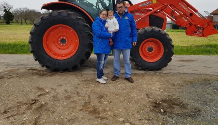 Auto Avión entrega  Kubota M 110 GX a la ganadería Finca O Pedrido en Morlan Trazo (A Coruña)