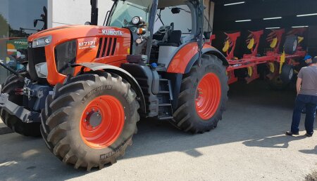 Auto Avión junto con talleres Landeira entrega Kubota M7171 KVT premium a la ganadería Santa Lucia en Lucín Olveira - A Coruña