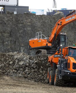 La importancia de realizar el mantenimiento de la maquinaria Develon en servicios oficiales y con recambios originales 