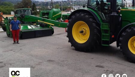 Agricola Castellana entrega segadora John Deere 830 a Sat Jumar de Solorzano (Cantabria)