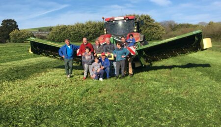 Millares Torron Entrega a SAT OS FOROS y PRUIDA SL. de Álvare (Pastoriza),  segadoras B-870-CV de Krone 