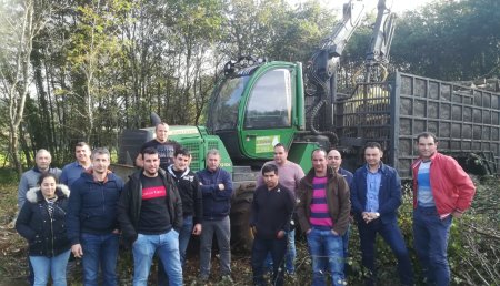 Fearmaga organizó un curso formativo de uso y mantenimiento de tractores dirigido a trabajadores del sector forestal