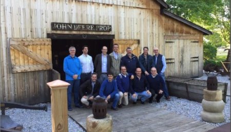 John Deere celebra el 50 aniversario de seis “Concesionarios de Mañana” con un viaje al origen de su historia en EEUU