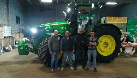 Agrícola Noroeste Entrega John Deere 6250R con sistema de guiado John Deere a Servicios agrícolas y forestales Atilano de Mercurín, A Coruña.