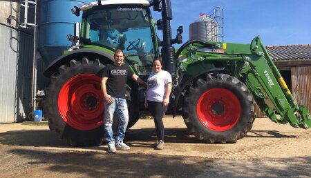 Agrícola Patricio entrega Fendt 313 profi a Benjamín y María Pilar