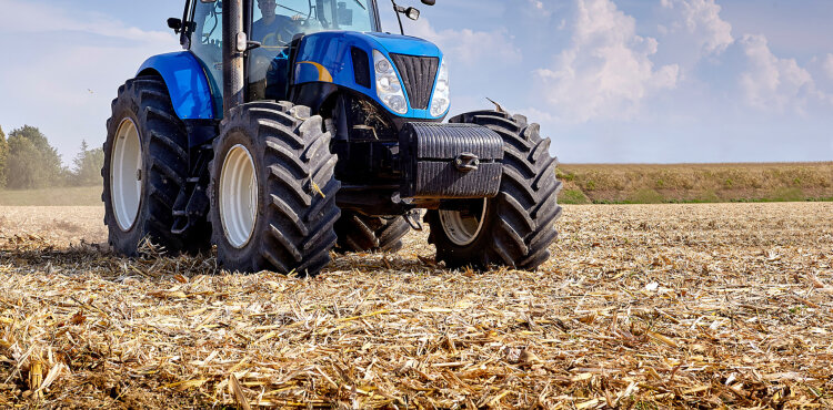 AGRIMAX V-FLECTO:  el neumático de BKT diseñado para el laboreo rotativo en primavera